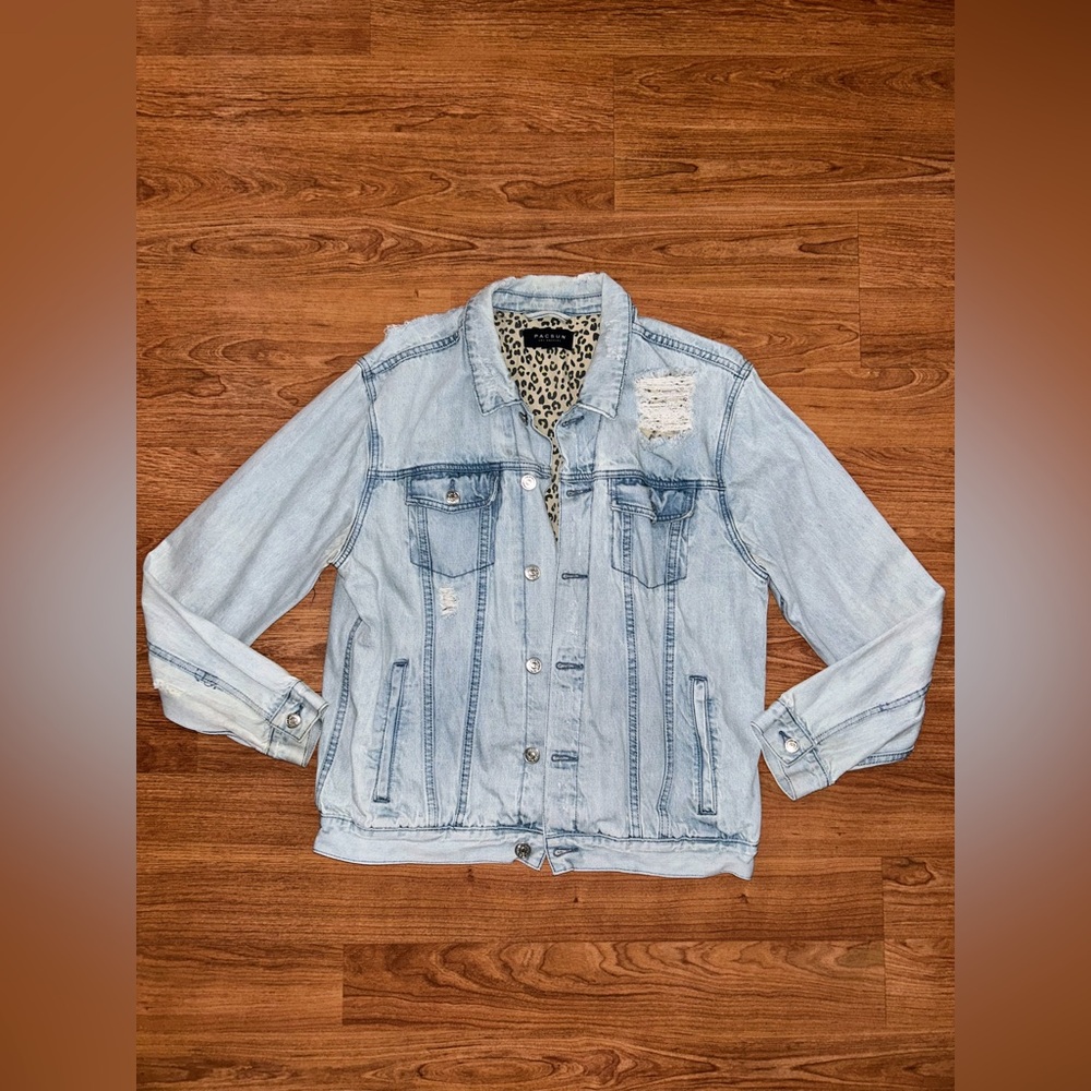 Womens Pac Sun Distressed & Shredded  Light Wash Jean Jacket Leopard Lining Sz L